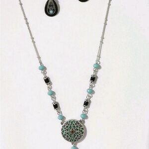 Elegant Silver and Turquoise Necklace Set